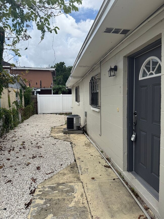 Photo - West Walnut St Unit W. Walnut Apt # 3