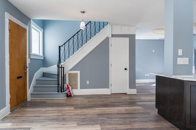 Photo - 1021 Olive St