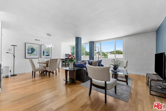 540 Kelton Ave Unit 501