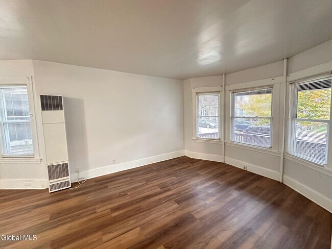 Photo - 33 Morris St Unit 1