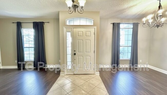 Photo - 614 Loire Ct