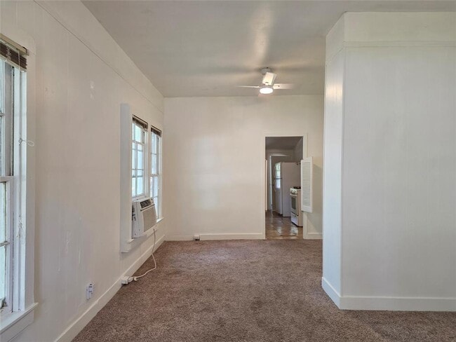 Photo - 4613 Avenue G