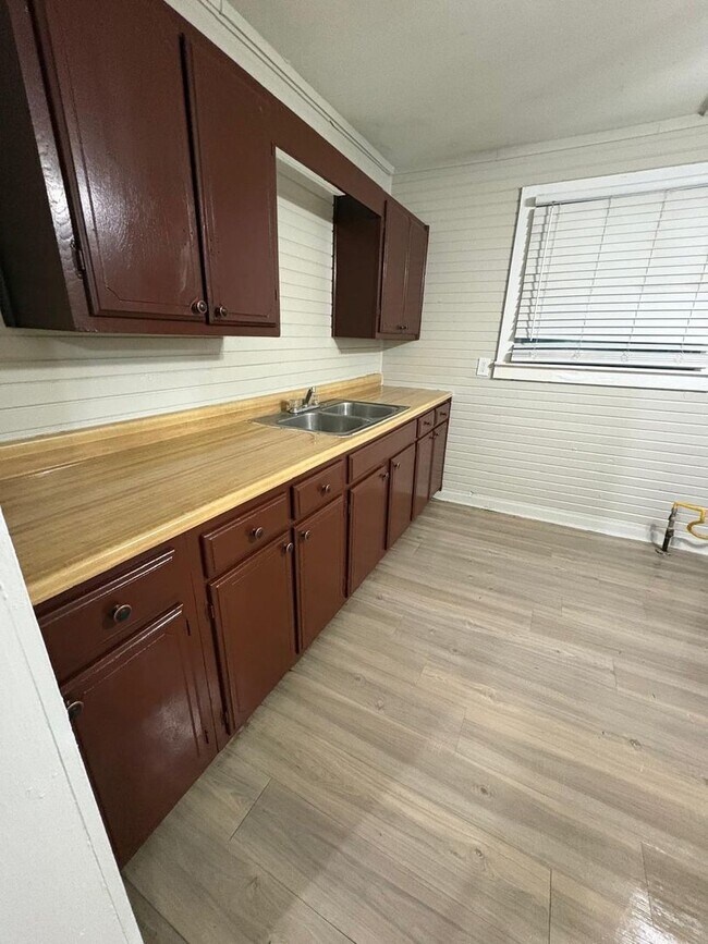 Photo - 3604 N Terry St