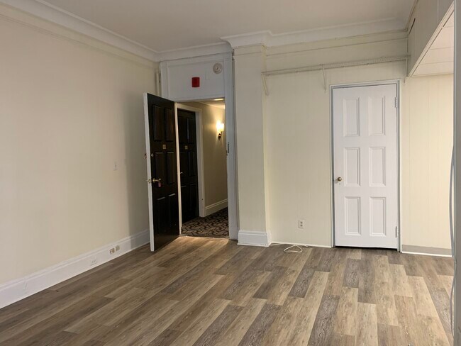 Photo - 62 Boylston St Unidad 422