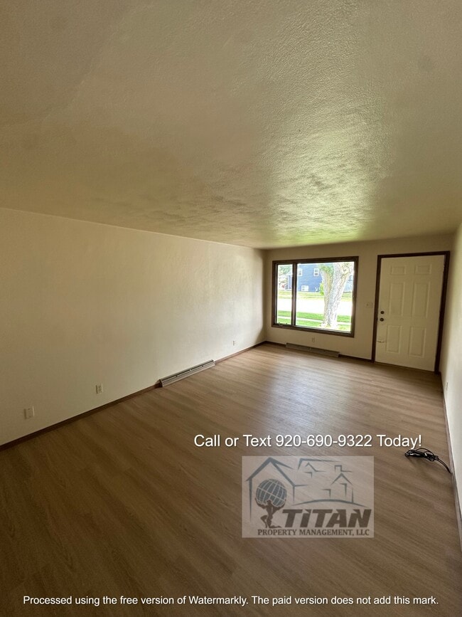 1207 Meadow Ln