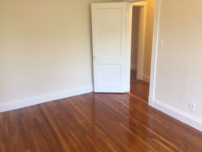 Photo - Nicely renovated 1 bed near the heart of Fenway!