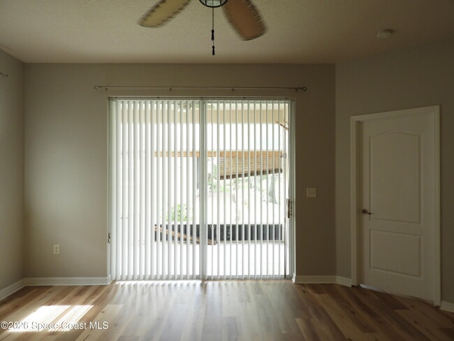 Photo - 552 Wedge Ct