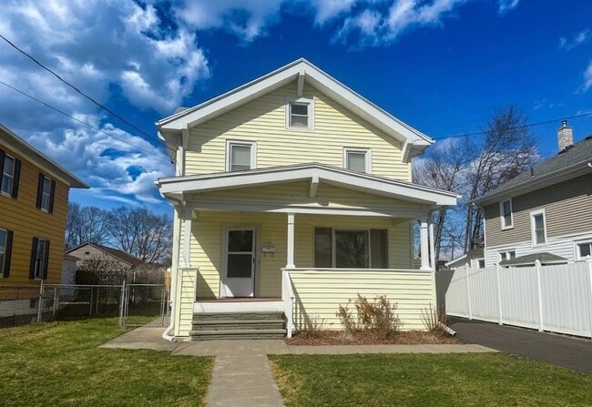 Building Photo - 3215 Stack Ave