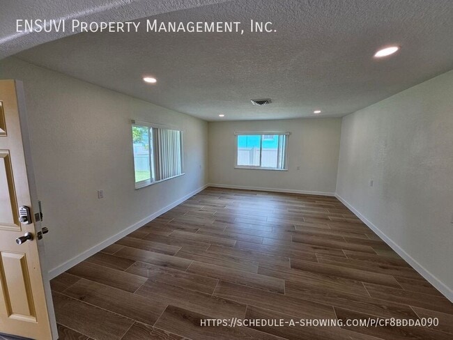 Photo - 1018 Spindle Palm Way