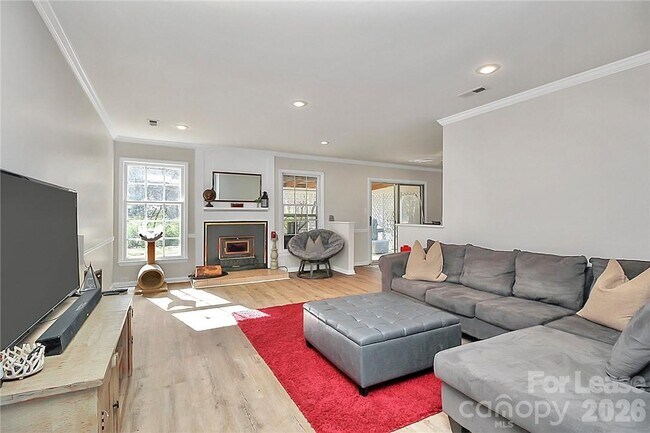 Photo - 8729 Timbercrest Cir