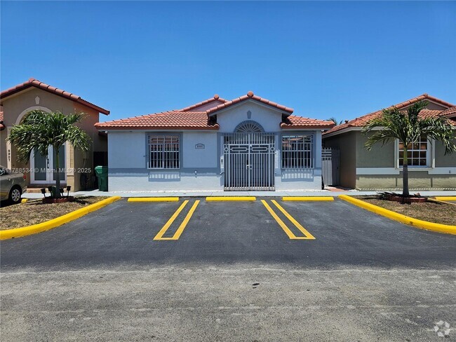 Building Photo - 8905 NW 121st St Unit 0 Rental