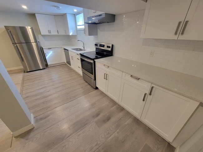 Photo - 8510-8152 152 St NW