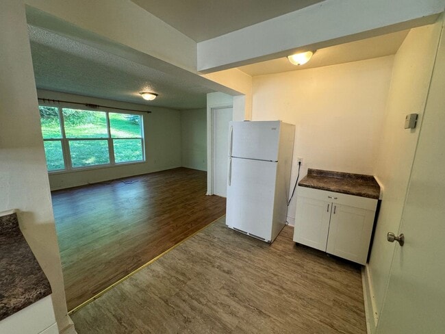 Photo - 1318 E 11th St Unit 1318 E 11th St