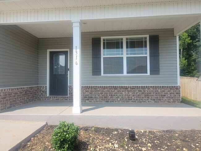 Photo - Exquisite 5 Bedroom 3 Bath Home