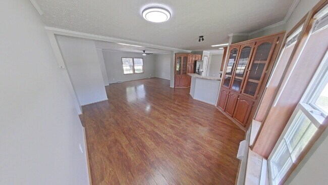 Photo - 3090 Joslyn Rd