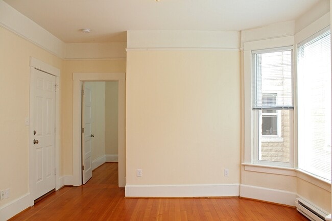 Photo - 8007-8015 N Denver Ave Unidad 16