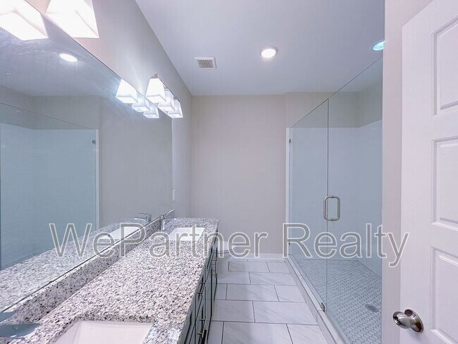 Photo - 2031 Ocean Dr NW