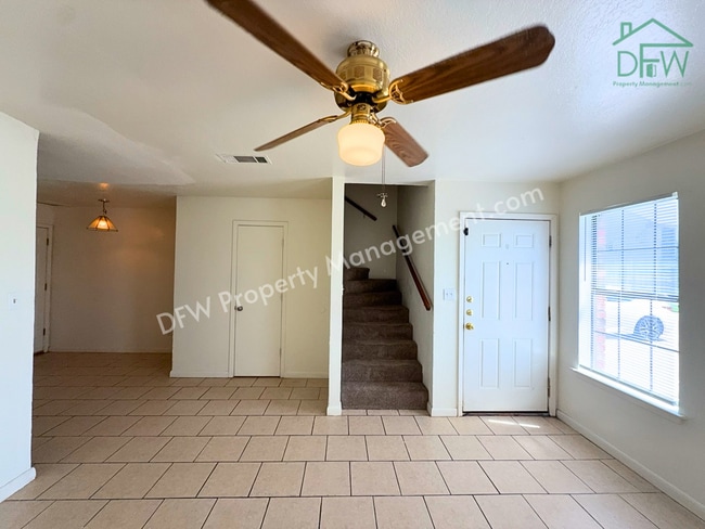 Photo - 807 W Walnut St Unit Apt C2