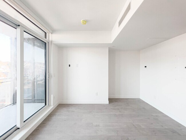 Photo - 901 Lougheed Hwy.