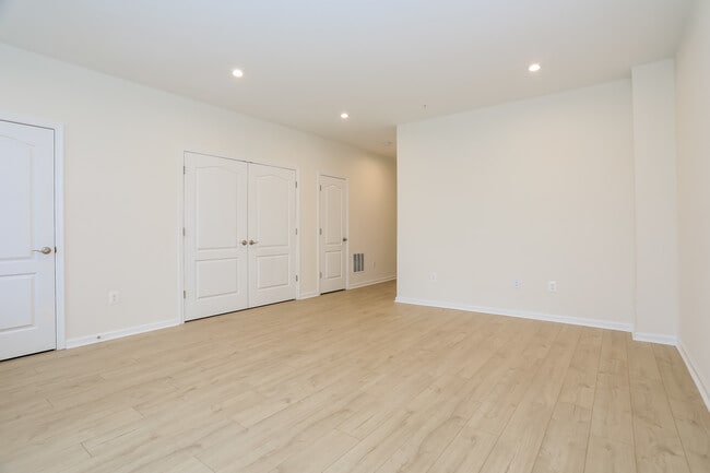 Photo - 7121 Millstone Rd