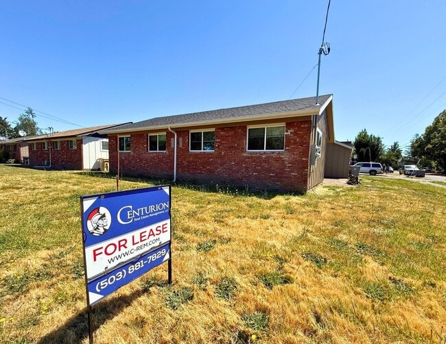Photo - 1505 NW Highland Dr