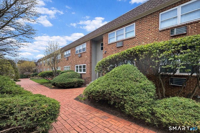 Building Photo - 637 Cove Rd Unit A15