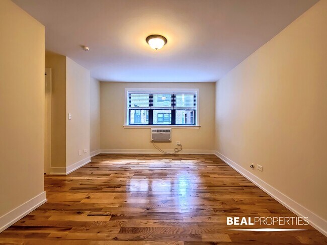 Building Photo - 555 W Arlington Pl Unit Studio Rental