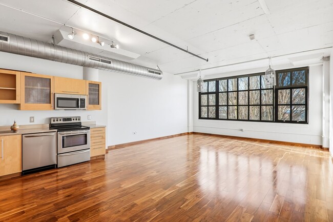 Photo - Available NOW!! Avenue Lofts Studio Unit 319