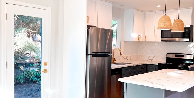 Photo - 25612 Lucille Ave