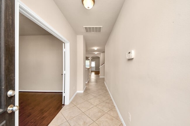 Photo - 3115 Lake Dr