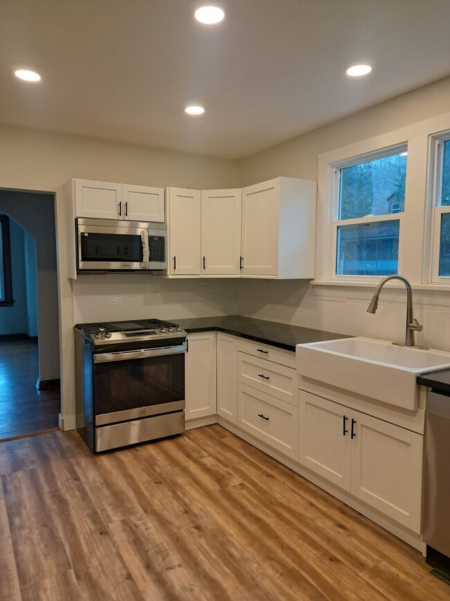 Photo - 2231 Graebe Ave