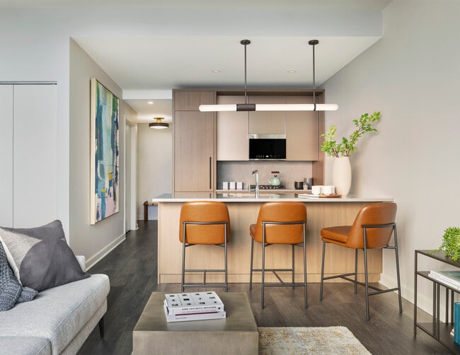 Photo - 164 N Peoria St