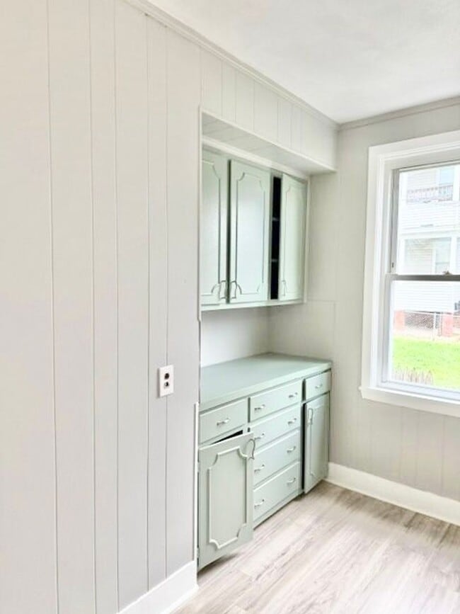 457 Admiral St Unit 2 (First Floor)