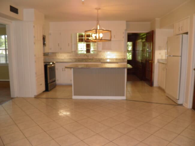 Photo - 212 Priscilla Dr