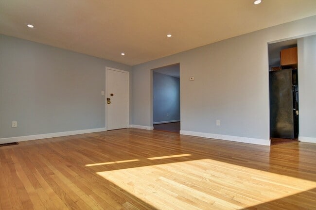 Photo - 30 Trull St Unit 3