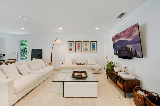 Photo - 324 Caribbean Rd