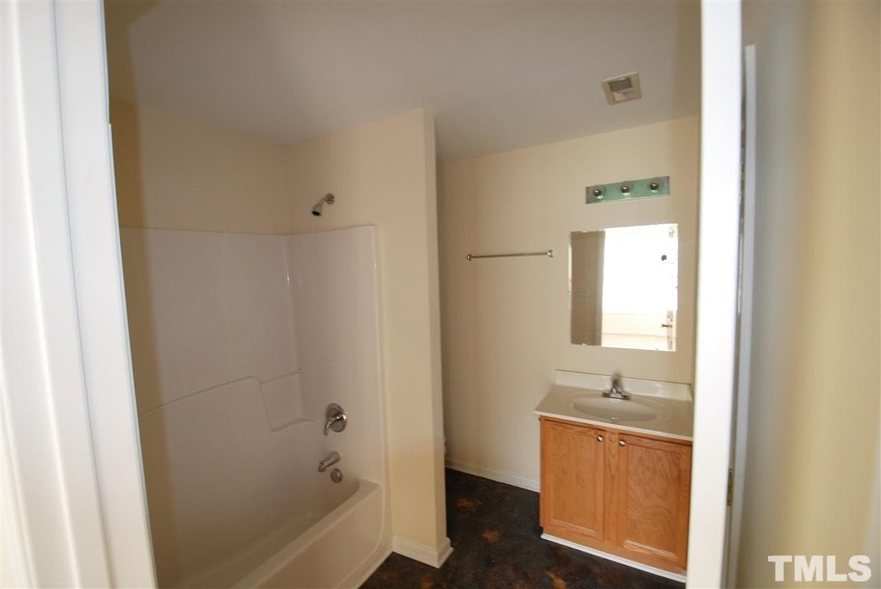 Photo - 209 Anna St