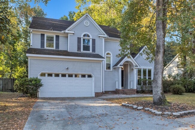 Photo - 207 Essex Dr