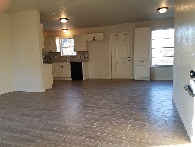 Photo - 5227 Vlg Gln Dr