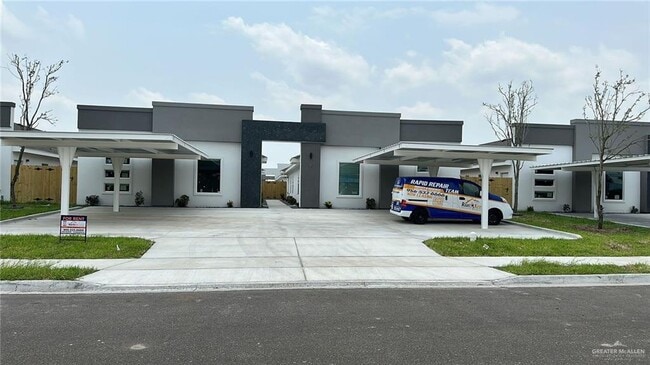 Building Photo - 10 Diamond W Ave Unit 3