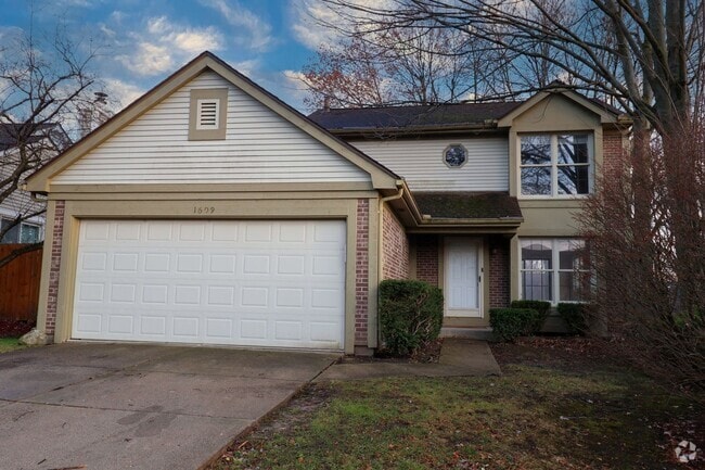 Building Photo - Rochester Hills 3 Bedroom Detached Condo