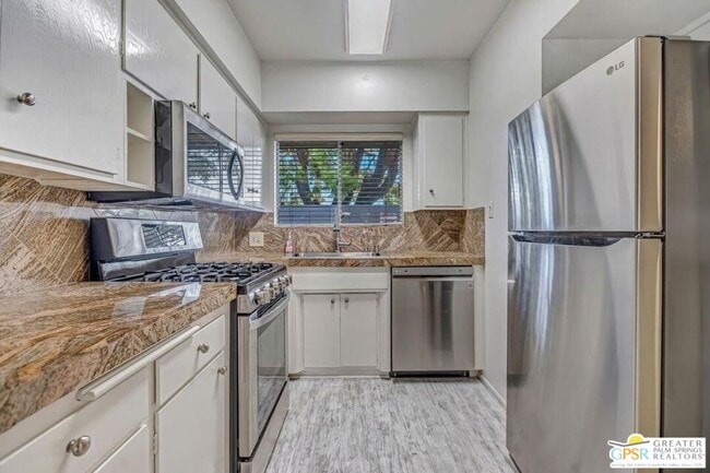 Building Photo - 1855 E Tachevah Dr Rental