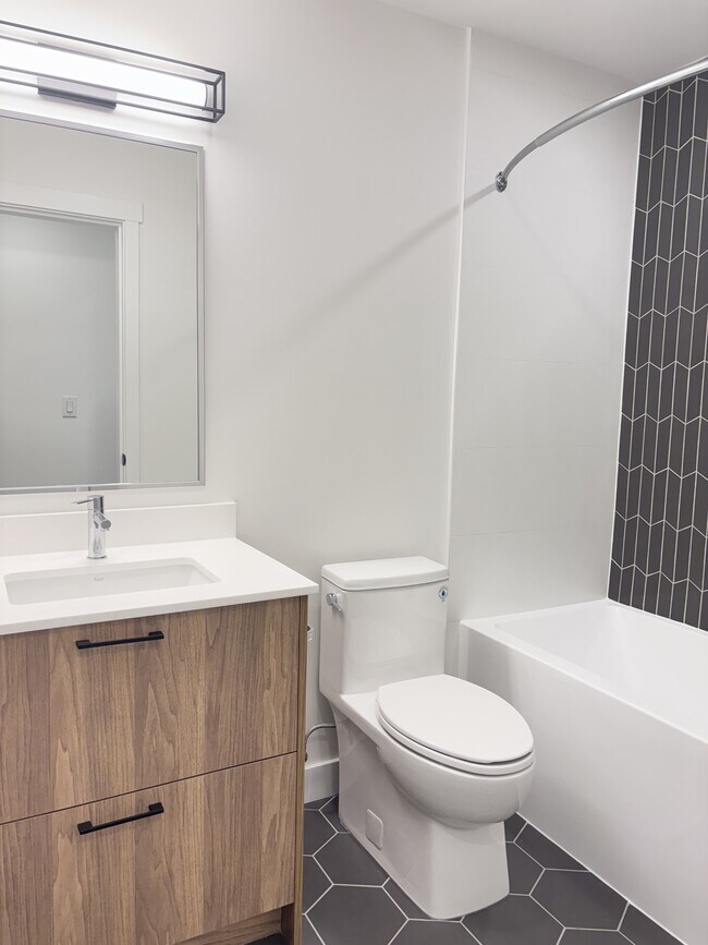 Photo - 720 Robinson St