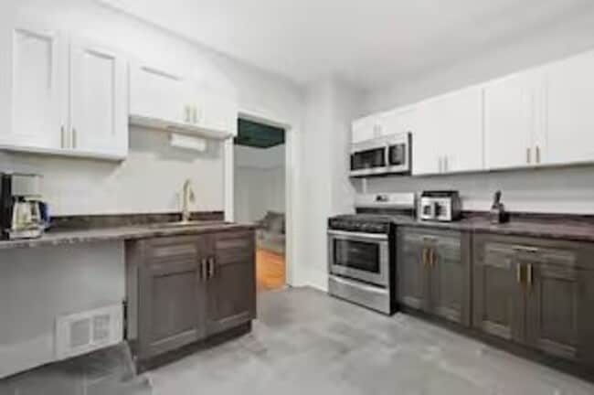Photo - 2287 Lothrop St