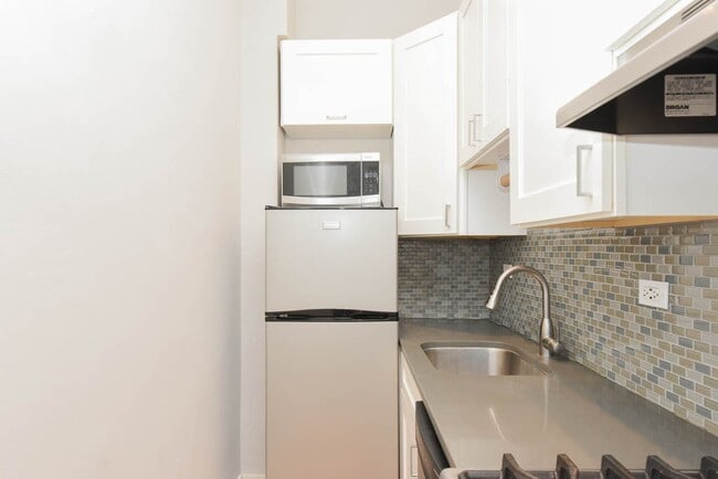 Photo - 511 W Belmont Ave Unit 3