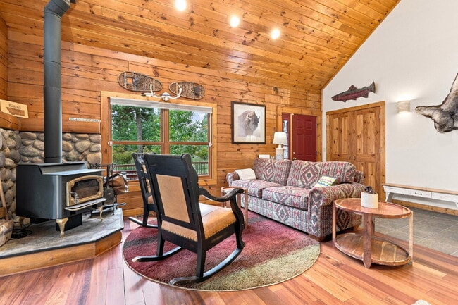 Photo - 3-Story, 5 bedroom, 3 bathroom in Harrison
