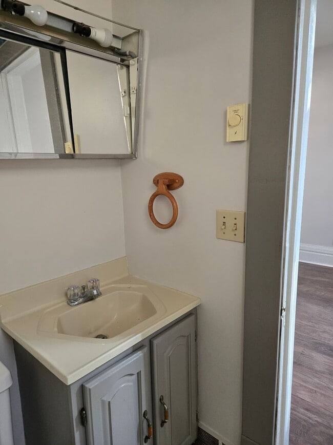 Photo - 118.5 W Walnut St Unit 118.5 W Walnut