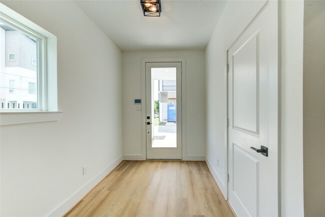 Building Photo - 4041 Buck St Rental