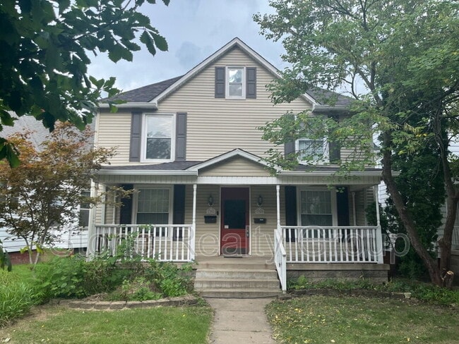 Building Photo - 1208 S 7th St Rental