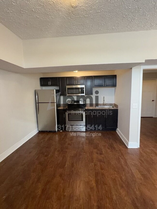 Photo - 1 W 28th St Unidad B3